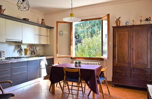 Cavriglia House | La Vecchia Posta: Great Base for Chianti & Art Cities |Blue double room 2 baths