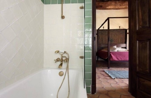 Crestet Bed & Breakfast | La Verrière