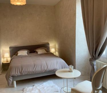 Vinay Villa | LA VILLA CAPUCINE