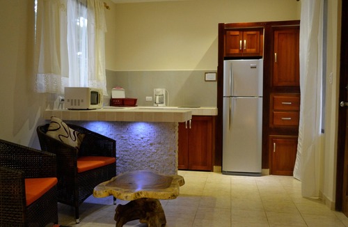 Barrio Ricos y Famosos Villa | La Villa Creole