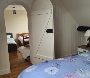 Le Perray-en-Yvelines Bed & Breakfast | La villa des Roses - Chambre au calme et 2ème chambre dès 3 personnes