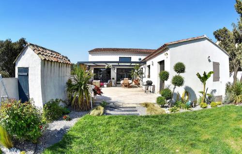 Chateaurenard House | La Villa De Notre Dame