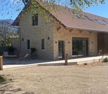 Yenne House | La Villa de Paul - Maison d'hôtes
