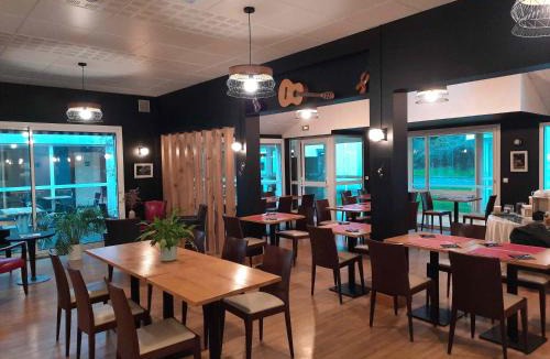 Theix-Noyalo Hotel | La Villa des Golf.e.s