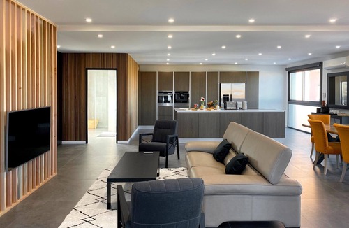 Frontignan Hotel | La Villa Miramar