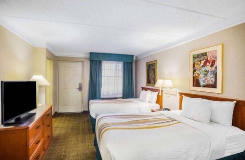 Eagle Pass Hotel | La Vista Express- Formerly La Quinta