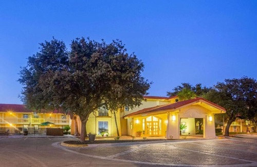 Eagle Pass Hotel | La Vista Express- Formerly La Quinta
