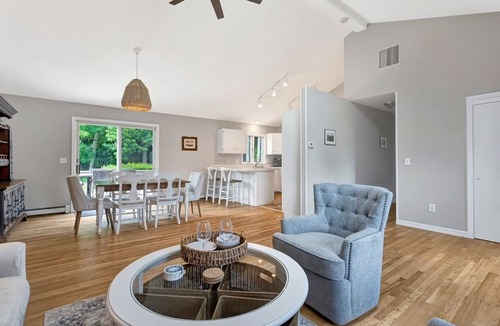 Baiting Hollow House | La Vista North Fork - 1 + acre, pool, walk to beach