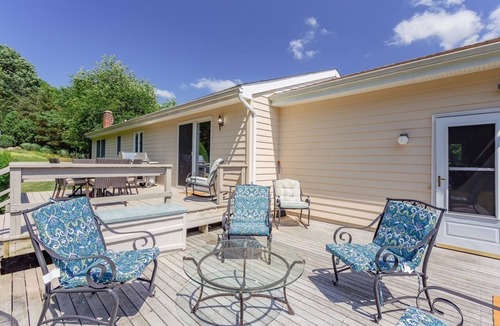 Baiting Hollow House | La Vista North Fork - 1 + acre, pool, walk to beach