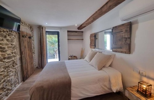 Saint-Chamond Bed & Breakfast | La Voûte du Pilat: cosy, natural rooms, SPA and massages near Lyon