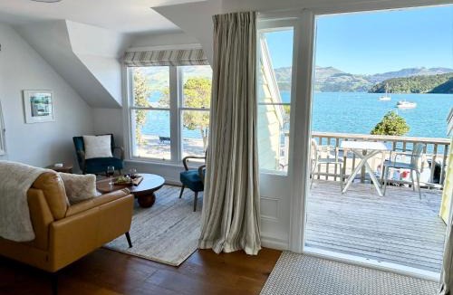 Akaroa Apartment | La Vue - Boutique Waterfront Apartment, Akaroa