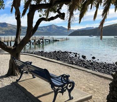 Akaroa Apartment | La Vue - Boutique Waterfront Apartment, Akaroa