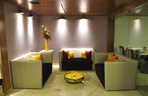 Royapettah Hotel | La Woods Hotel