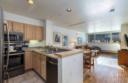 Lakeside Village Apartment | La1530-1