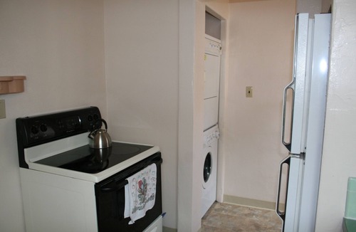 Truth or Consequences House | Labyrinth Retreat in Truth or Consequences A Cozy and Comfortable Home for 4!!