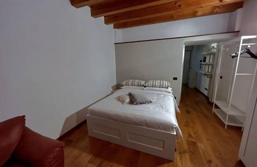 Citta Bassa Apartment | LaCoquette 31