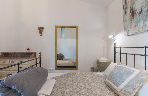 Lacoste Apartment | Lacoste Home