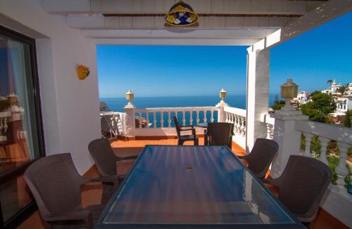 Punta Lara House | Ladera Pasillo Andaluz