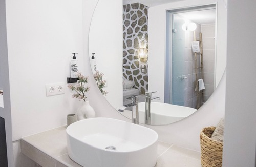 Faliraki Hotel | Ladiko Inn Hotel Faliraki - Anthony Quinn Bay