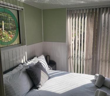Maidstone Boat Rental | Lady Lily Spring Unique River Boat with Castle views