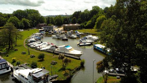 Maidstone Boat Rental | Lady Lily Spring Unique River Boat with Castle views