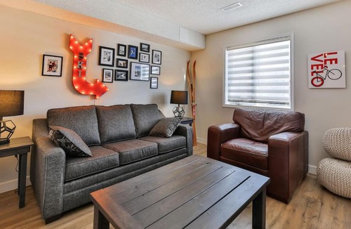 Canmore House | Lady MacDonald View Townhouse - Downtown Canmore