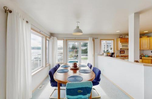 Lake Goodwin House | Ladybug Landing
