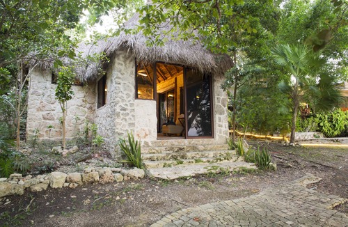 Mario Villanueva Madrid Cabin | Lagoon Front Suite with Bikes & Kayaks