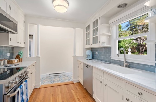 Lagoon Heights House | Lagoon Waterfront 4 Bedroom Private Sandy Beach Oak Bluffs Martha's Vineyard