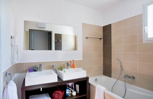 Saint-Saturnin-les-Apt Hotel | Lagrange Vacances - Le Clos Savornin