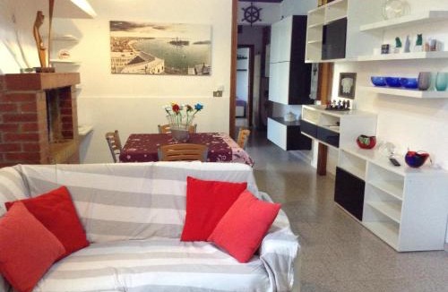Longa Apartment | Laguna House