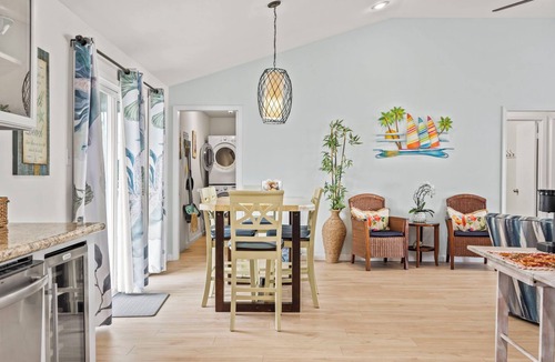Bermuda Beach House | Laid-Back Beachfront Bungalow