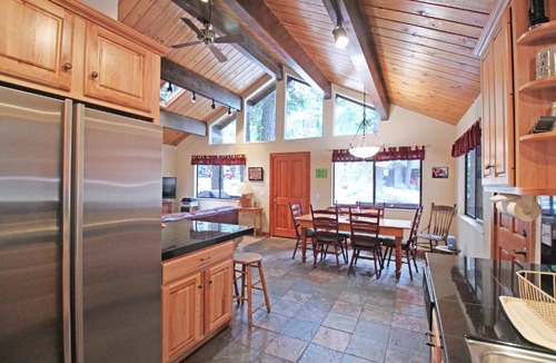 Sunnyside House | Laird House - HOT TUB!