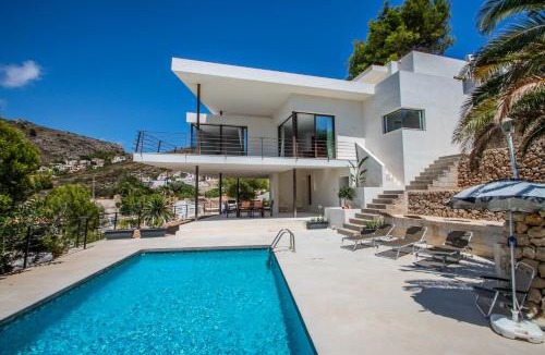El Portet Villa | Laja - panoramic hillside holiday house in Moraira