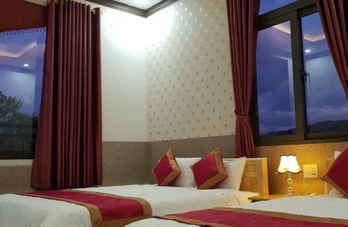 Lien Son Hotel | LAK VIEW