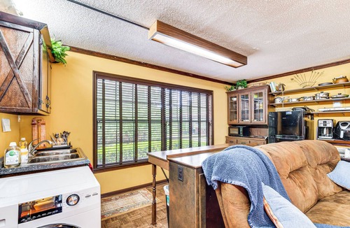 Inverness Apartment | Lake Access + Private Patio: Sunny Inverness Apt!