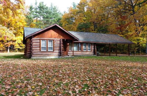 Honor House | Lake Access! Twin Birch Resort - Kodiak Cabin