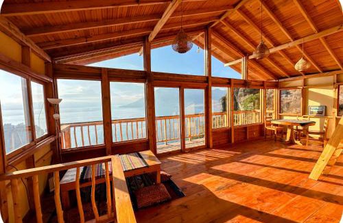 San Marcos La Laguna Ski Chalet | Lake Atitlán Panorama Chalets