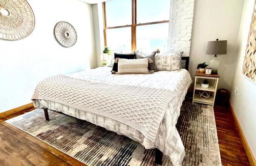 Canal Park Apartment | Lake Avenue Lofts- Cascade