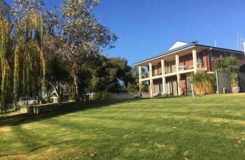 Lake Boga House | Lake Boga Waterfront