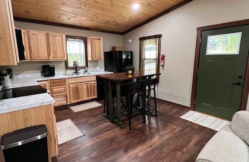 Glouster Cabin | Lake cabin, steps from dock 1