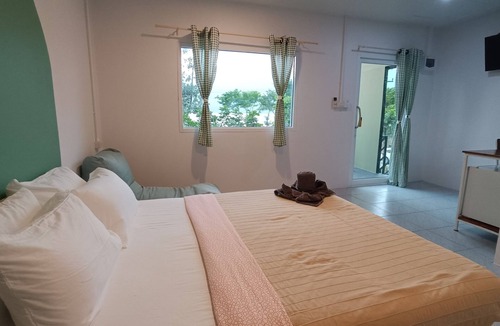Huai Prik Bed & Breakfast | Lake Camp Resort