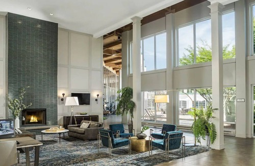 Burlington Hotel | Lake Champlain King Room with Pool & Gym