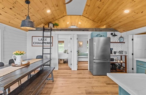 Swanton Cottage | Lake Champlain-Waterfront, Fishing Dock, Mooring, Sunset, Kayak & Paddle Boards!