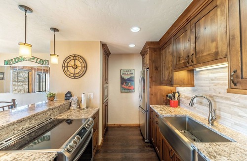 Dillon Apartment | Lake Cliffe #303, Building E By Summit County Mountain Retreats