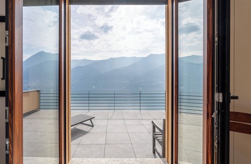 Carate Urio Villa | Lake Como View 3BR | Regina 35
