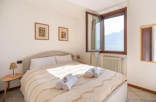 Colonno Apartment | Lake Como Waterfront Balcony SottoRiva 12