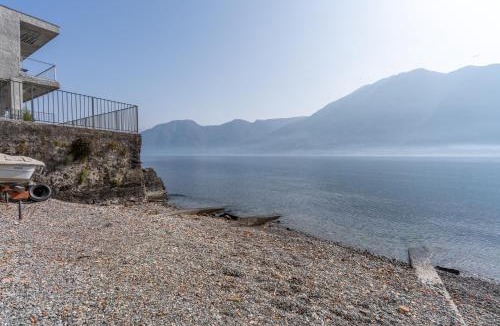 Colonno Apartment | Lake Como Waterfront Balcony SottoRiva 12