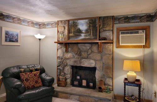 Melrose House | Lake Congamond Suffield House
