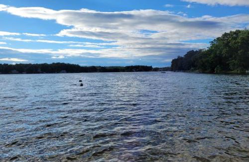 Melrose House | Lake Congamond Suffield House